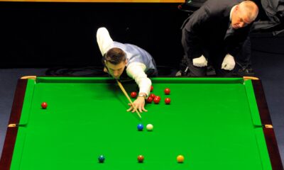 Mark Selby playing snooker