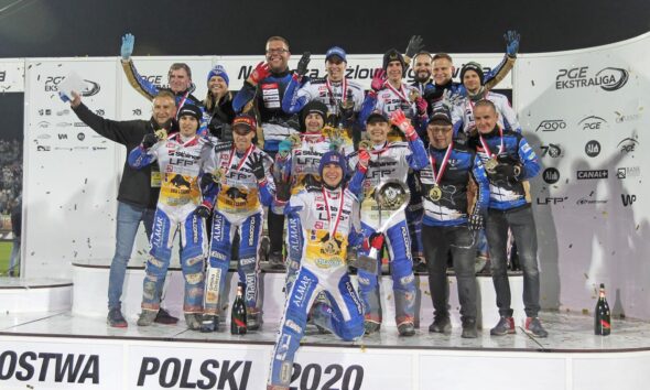 The victorious Unia Leszno team - Photo: Marcin Kubiak, PGE Ekstraliga
