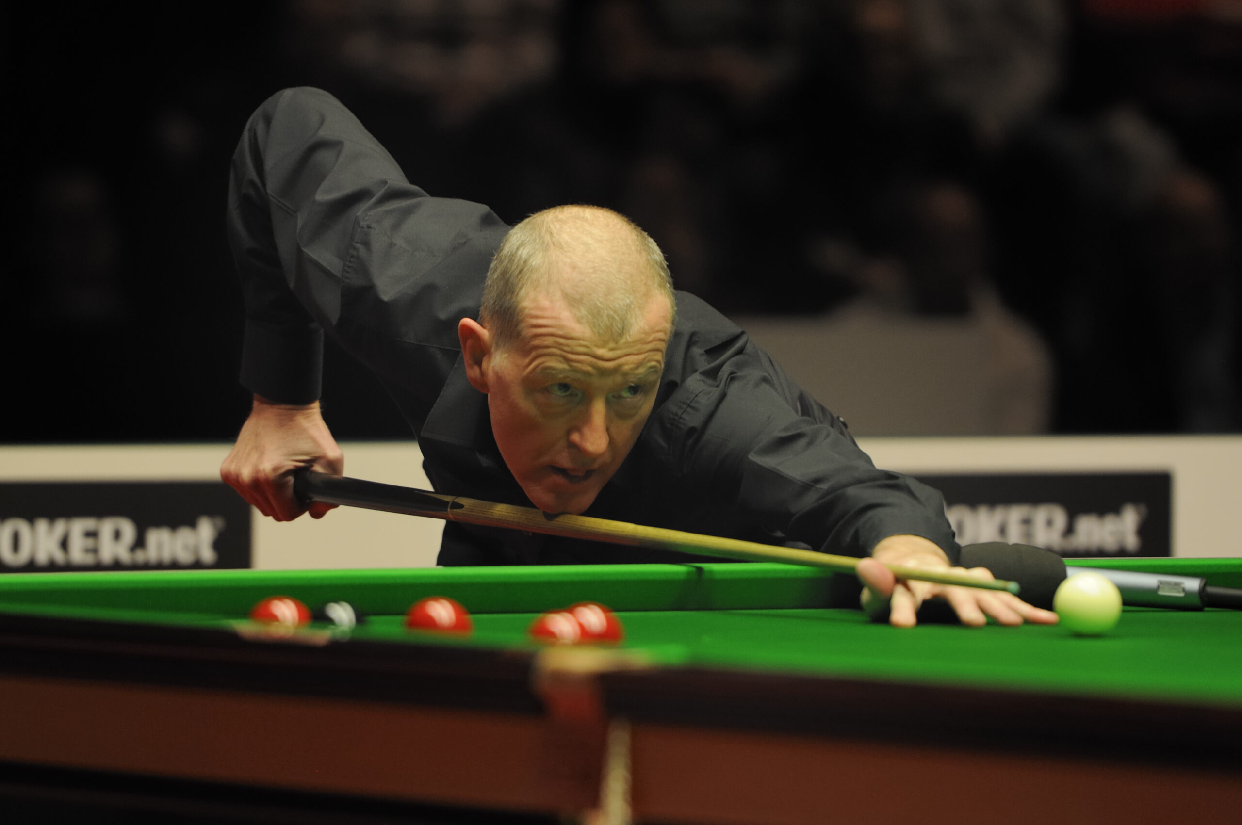 Steve Davis playing snooker